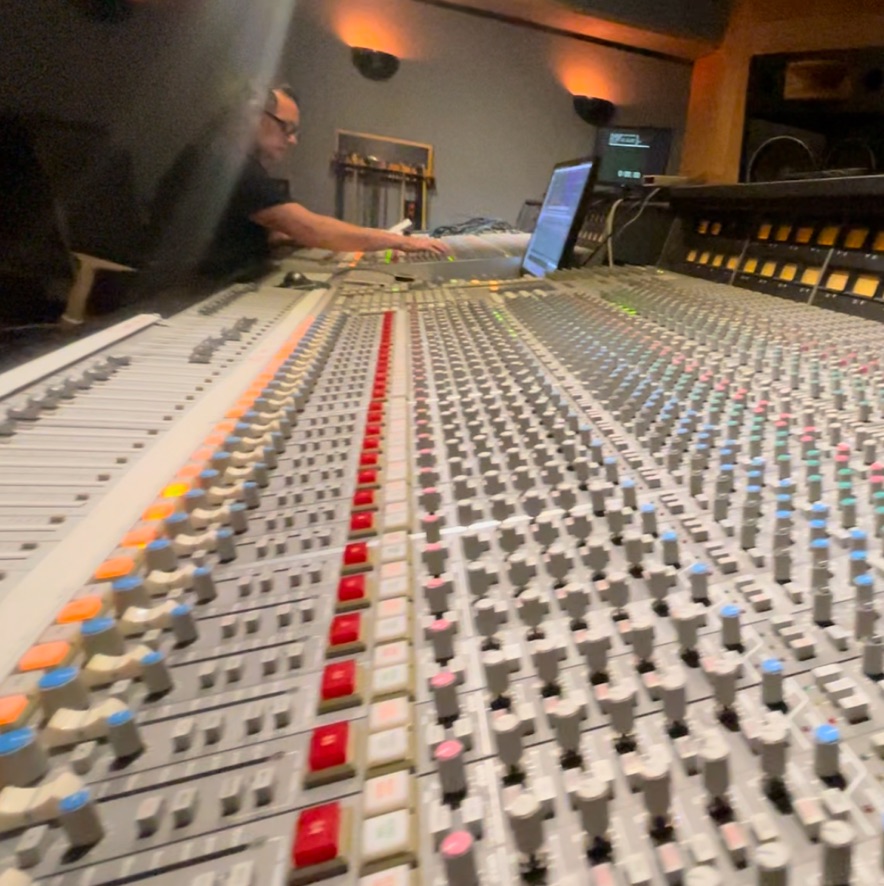Chris Steinmetz at the mixing console